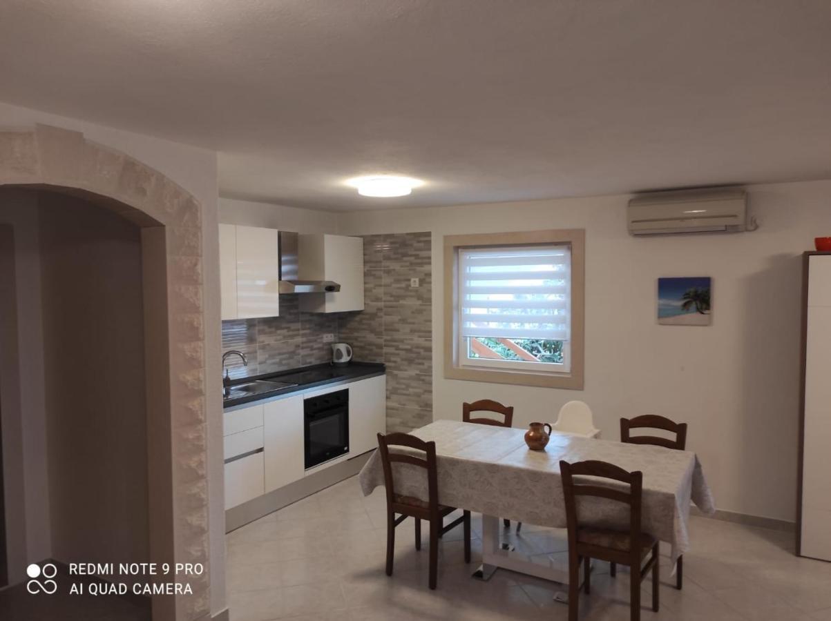 Apartments Marko Sutivan Insel Brac Экстерьер фото